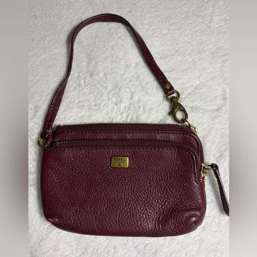 Fossil Women's Claret‎ Leather Wristlet